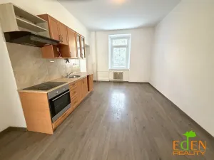 Pronájem bytu 2+kk, Plzeň, Úslavská, 50 m2