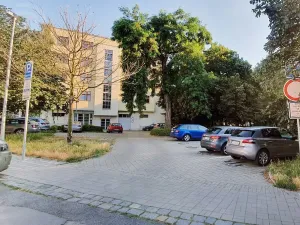 Pronájem garážového stání, Praha - Michle, Magistrů, 18 m2