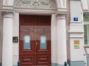 Pronájem garážového stání, Praha - Vinohrady, Mánesova, 10 m2