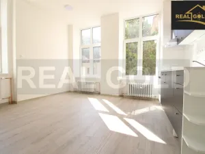 Pronájem bytu 1+kk, Třebíč, Cyrilometodějská, 33 m2