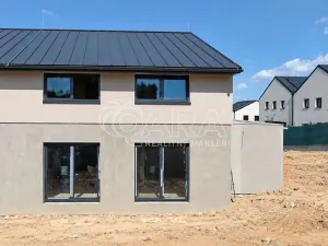 Prodej rodinného domu, Kamenice, Benešovská, 159 m2