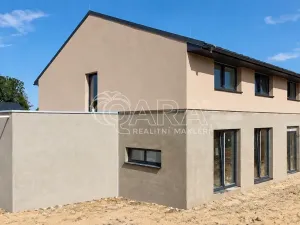 Prodej rodinného domu, Kamenice, Benešovská, 159 m2