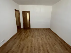 Pronájem bytu 3+1, Karlovy Vary - Stará Role, Hlávkova, 67 m2