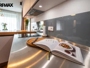 Prodej vícegeneračního domu, Praha - Křeslice, Ibišková, 304 m2
