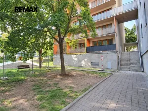 Prodej bytu 1+kk, Praha - Strašnice, Názovská, 35 m2