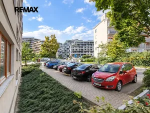 Prodej bytu 1+kk, Praha - Strašnice, Názovská, 35 m2