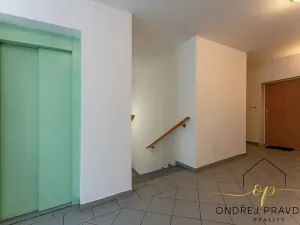 Prodej bytu 2+kk, Praha - Prosek, Mimoňská, 60 m2
