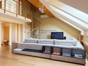 Pronájem bytu 3+kk, Praha, Korunní, 157 m2