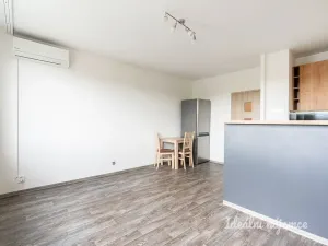 Pronájem bytu 2+kk, Praha - Modřany, Jordana Jovkova, 44 m2