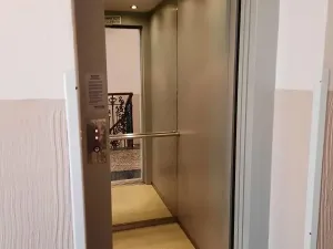 Pronájem bytu 4+kk, Praha - Karlín, Pernerova, 95 m2