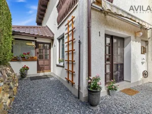 Prodej komerční nemovitosti, Říčany, Kozinova, 300 m2