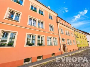 Pronájem bytu 1+kk, Cheb, Hradební, 23 m2