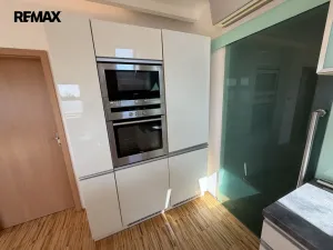 Prodej bytu 3+kk, Šestajovice, Revoluční, 74 m2