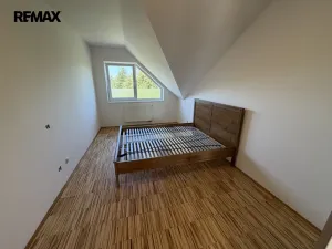 Prodej bytu 3+kk, Šestajovice, Revoluční, 74 m2