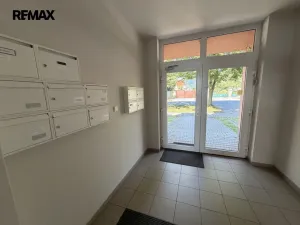 Prodej bytu 3+kk, Šestajovice, Revoluční, 74 m2