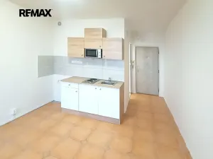 Pronájem bytu 1+kk, Lubná, 19 m2