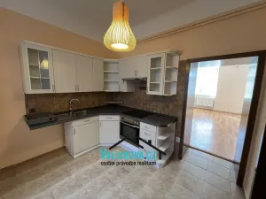 Pronájem bytu 3+1, Kroměříž, Husovo náměstí, 94 m2