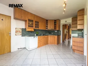 Prodej rodinného domu, Kamenice, Pražská, 182 m2