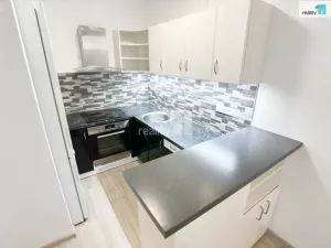Pronájem bytu 2+kk, Hulín, Družba, 38 m2