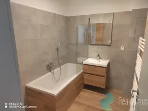 Pronájem bytu 4+kk, Trhové Sviny, Pekárenská, 86 m2
