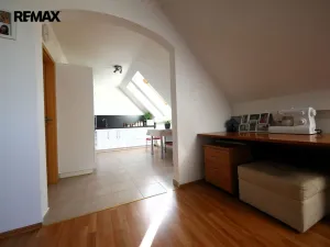 Pronájem bytu 1+1, Nupaky, U Školky, 50 m2