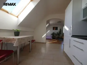 Pronájem bytu 1+1, Nupaky, U Školky, 50 m2
