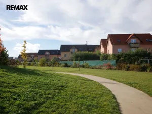 Pronájem bytu 1+1, Nupaky, U Školky, 50 m2