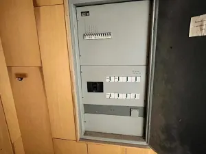 Dražba činžovního domu, Komorní Lhotka, 1000 m2