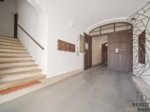 Pronájem kanceláře, Pardubice - Zelené Předměstí, třída Míru, 82 m2