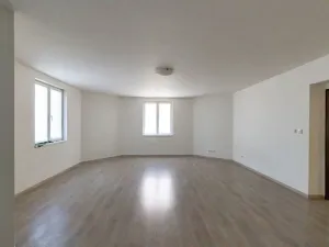 Dražba bytu 2+kk, Břeclav, Kpt. Jaroše, 75 m2