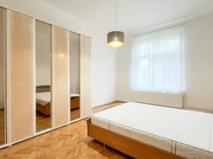 Pronájem kanceláře, Praha - Vinohrady, Lucemburská, 85 m2