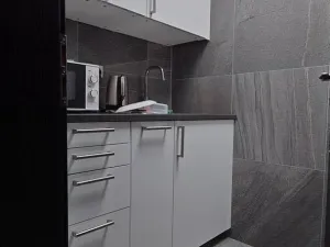 Pronájem kanceláře, Praha - Stodůlky, Prusíkova, 31 m2