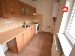 Pronájem bytu 2+1, Karlovy Vary, Modenská, 56 m2