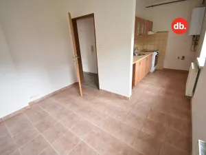 Pronájem bytu 2+1, Karlovy Vary, Modenská, 56 m2