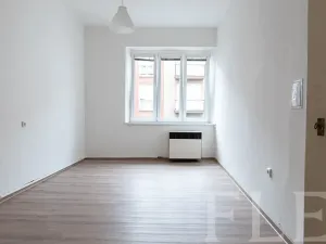 Pronájem bytu 2+kk, Praha - Vršovice, Tolstého, 45 m2