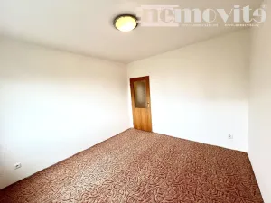 Pronájem bytu 2+kk, Hradec Králové, třída Edvarda Beneše, 48 m2