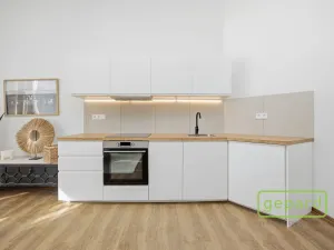 Prodej bytu 1+kk, Praha, Čestmírova, 40 m2