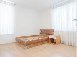 Pronájem rodinného domu, Benátky, 241 m2