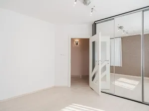 Pronájem rodinného domu, Benátky, 241 m2