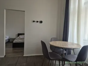 Pronájem bytu 1+1, Praha - Karlín, Křižíkova, 40 m2