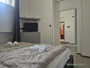 Pronájem bytu 1+1, Praha - Karlín, Křižíkova, 40 m2