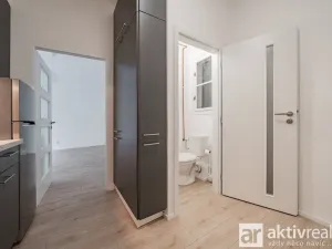 Pronájem bytu 2+1, Praha - Holešovice, Stupkova, 41 m2