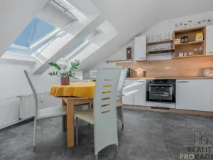 Prodej bytu 2+kk, Ivančice, Tovární, 53 m2