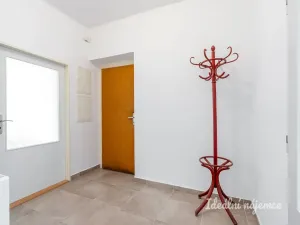 Pronájem bytu 3+1, Praha - Střešovice, Na Petynce, 71 m2