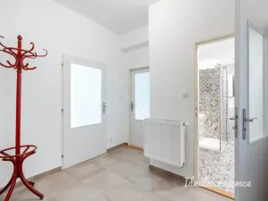 Pronájem bytu 3+1, Praha - Střešovice, Na Petynce, 71 m2