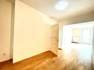 Pronájem bytu 2+kk, Praha - Holešovice, Ortenovo náměstí, 75 m2
