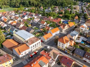 Prodej obchodního prostoru, Kladno - Švermov, Sportovní, 180 m2