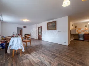 Prodej obchodního prostoru, Kladno - Švermov, Sportovní, 180 m2