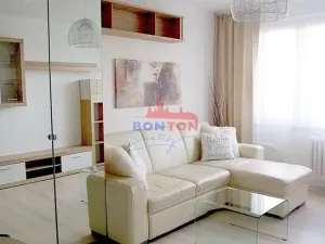 Prodej bytu 1+kk, Praha - Háje, Hlavatého, 27 m2