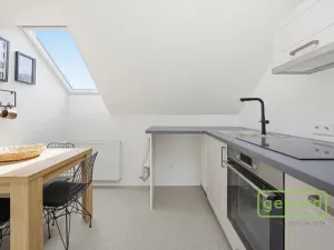 Prodej bytu 1+1, Praha, Čestmírova, 48 m2